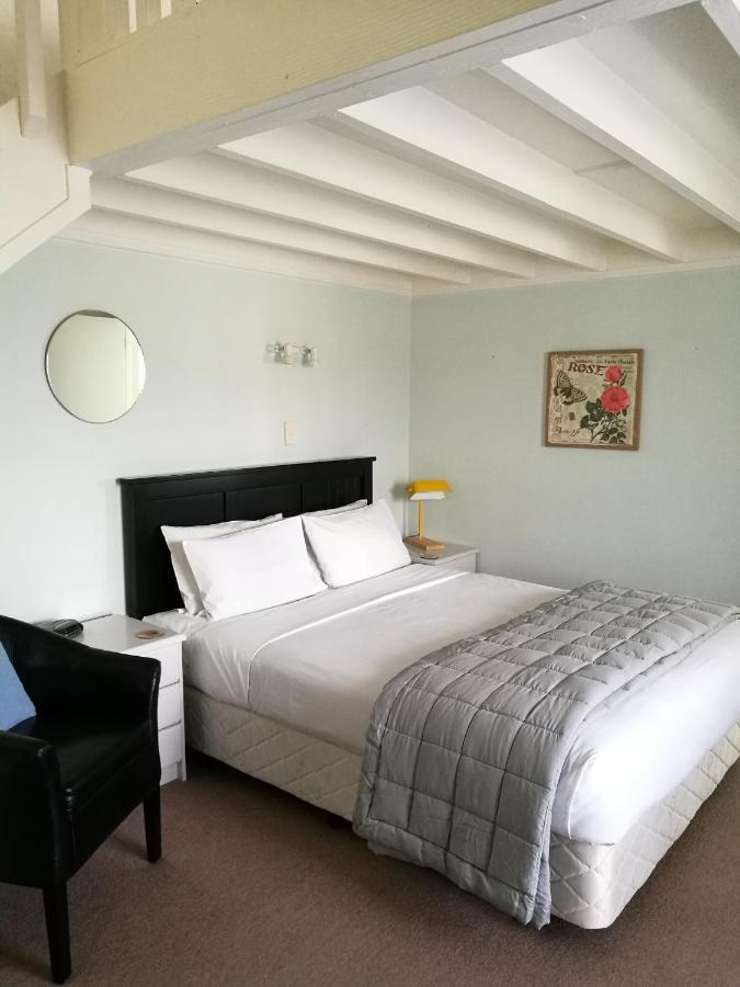 Phoenix Thermal Resort - Taupo Room photo