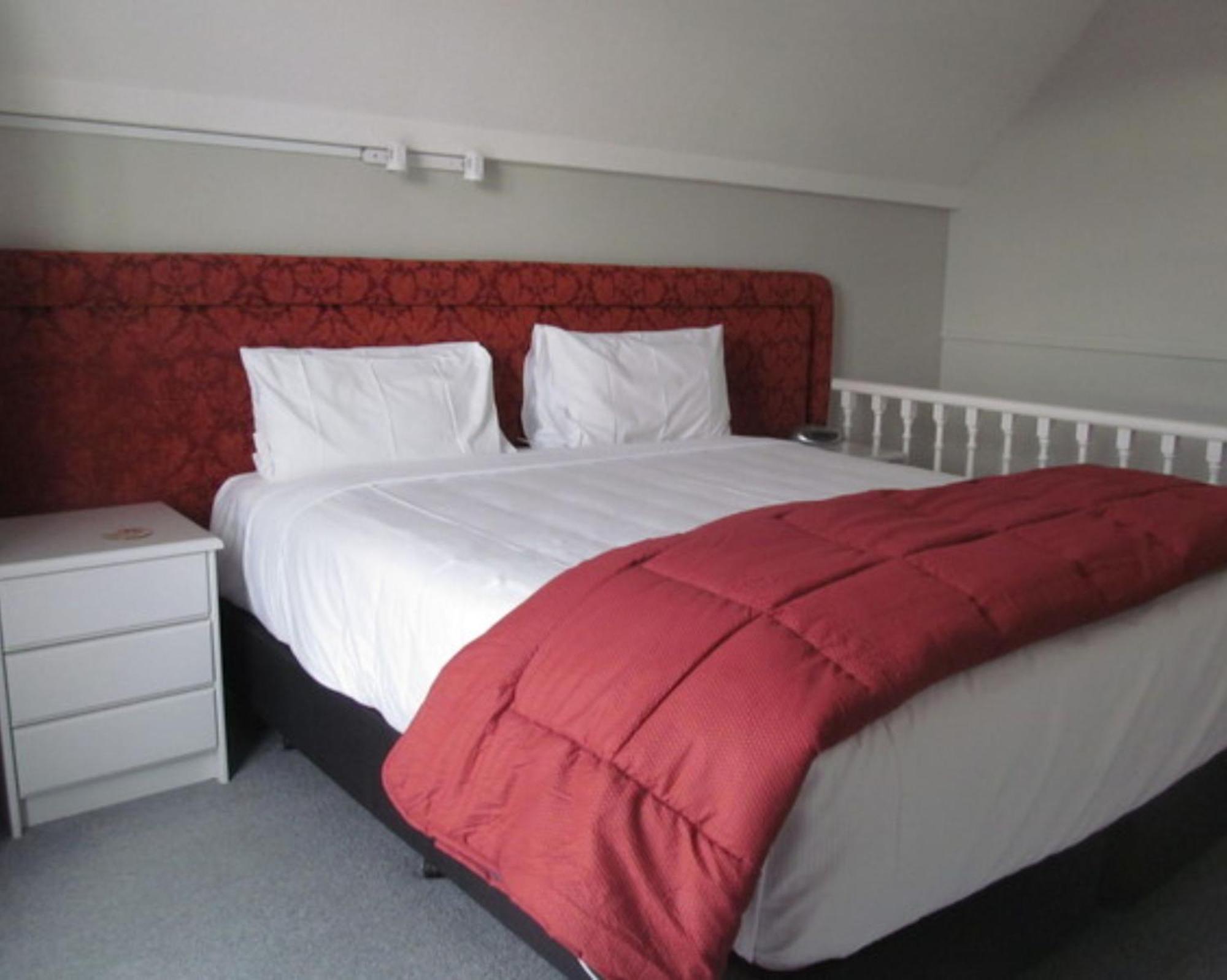 Phoenix Thermal Resort - Taupo Room photo