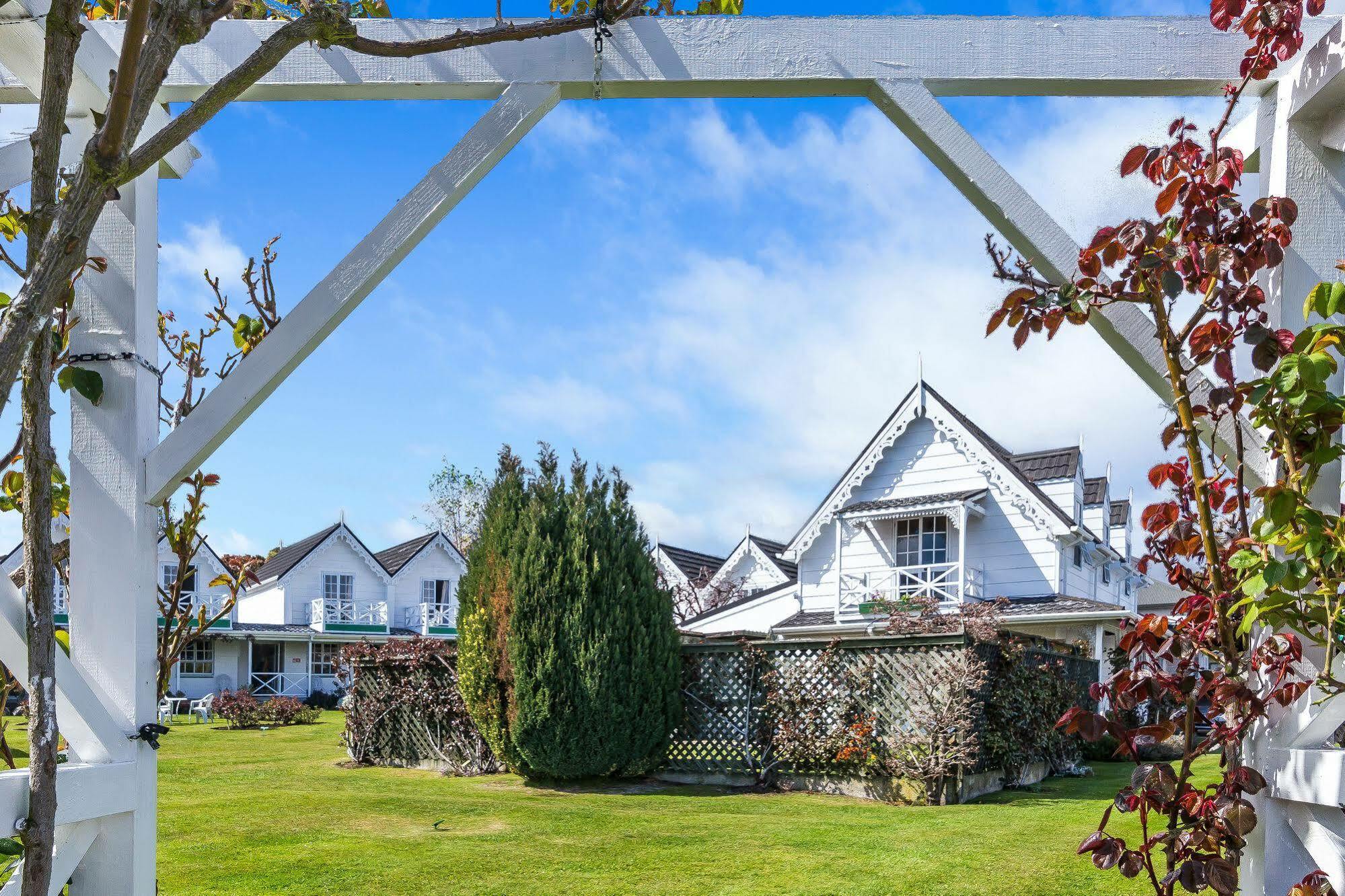Phoenix Thermal Resort - Taupo Exterior photo
